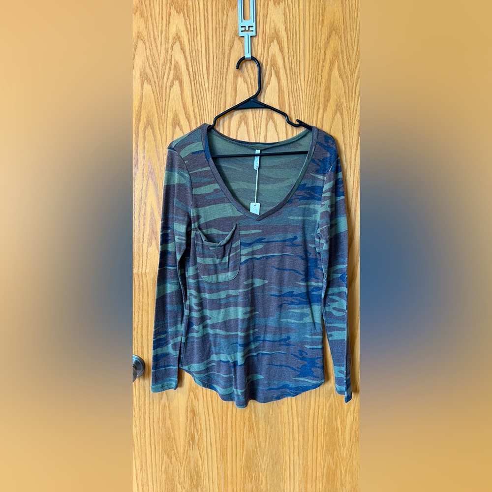 Women ZSupply Top- Brand New!